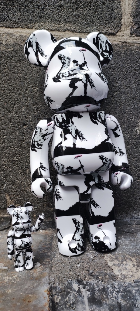 Bearbrick Banksy Highwayman 400% + 100%