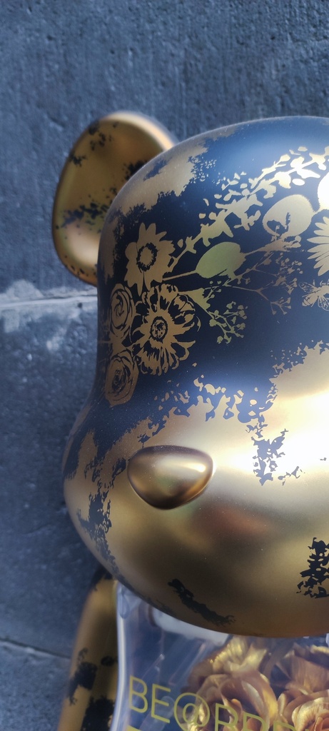 Bearbrick Mames Flora (Gold Edition) 1000%