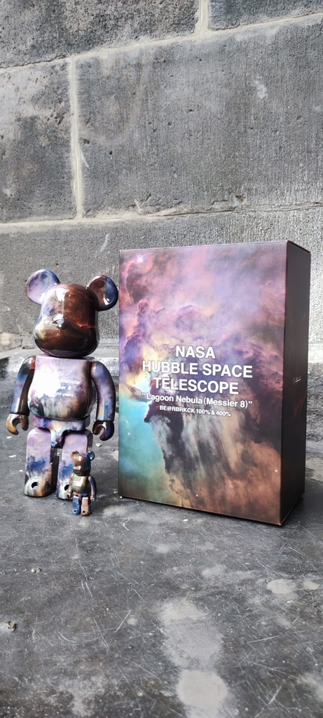 Bearbrick Hubble Space Telescope : Lagoon Nebula (Messier8) 400% + 100%