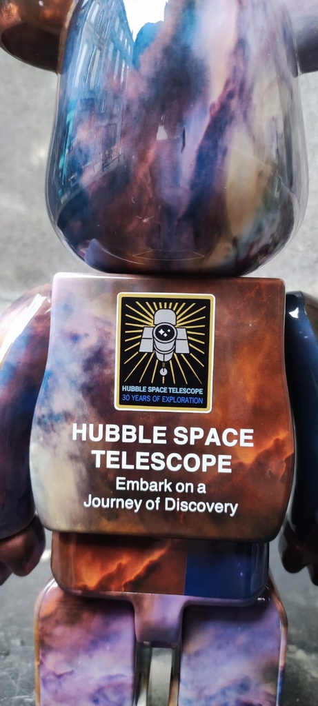 Bearbrick Hubble Space Telescope : Lagoon Nebula (Messier8) 400% + 100%