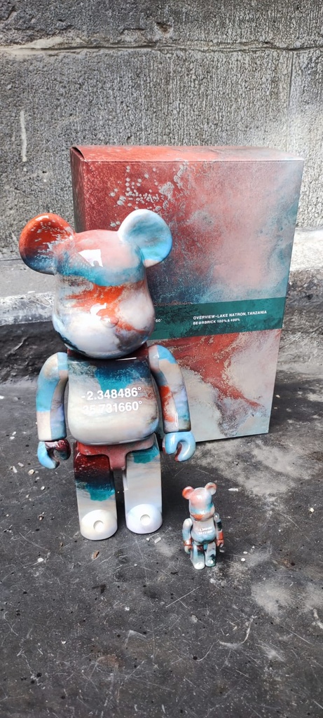 Bearbrick Benjamin Grant "Overview" Lake Natron 400% + 100%