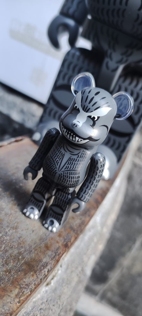 Bearbrick Godzilla 1954 400% + 100%