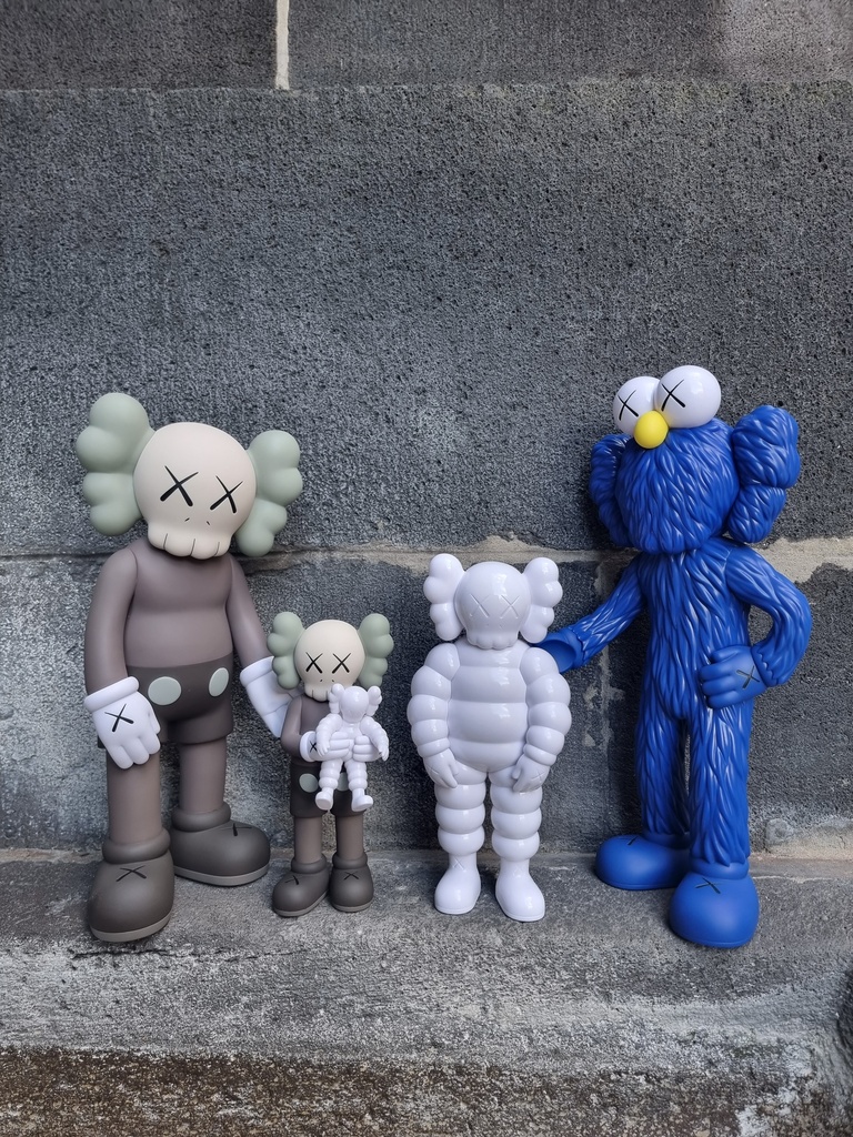 Kaws Family (Grey/White/Blue edition)