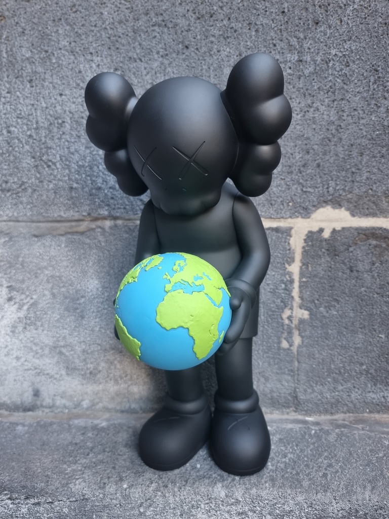 Kaws The Promise (Black edition)