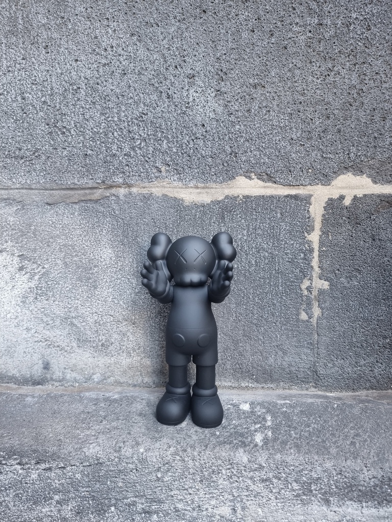 Kaws The Promise (Black edition)